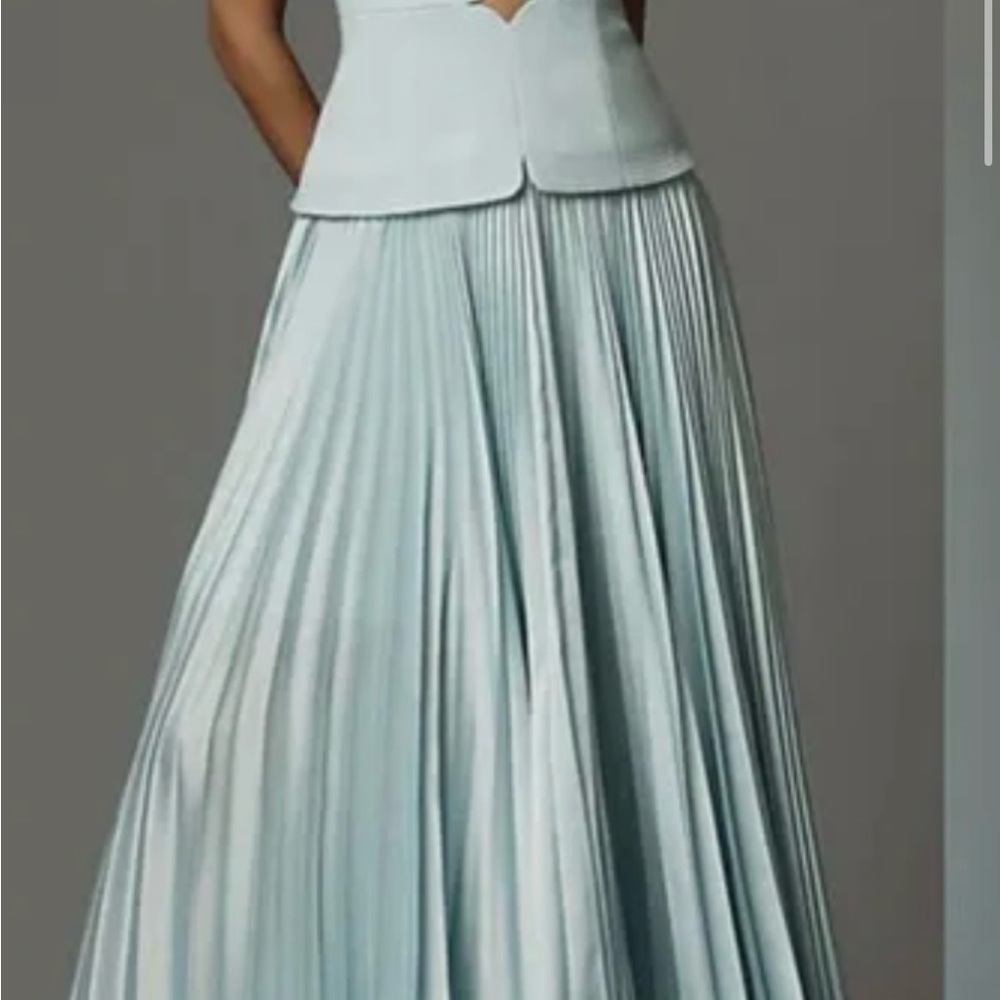 Elegant Pleated Maxi Dress in Light Blue